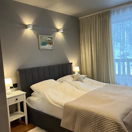 Apartment Snow Story *