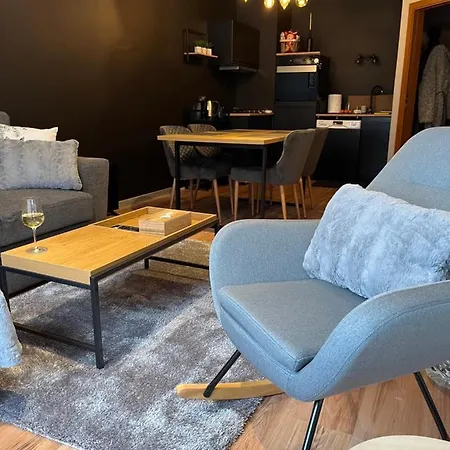 Snow Story Apartment *